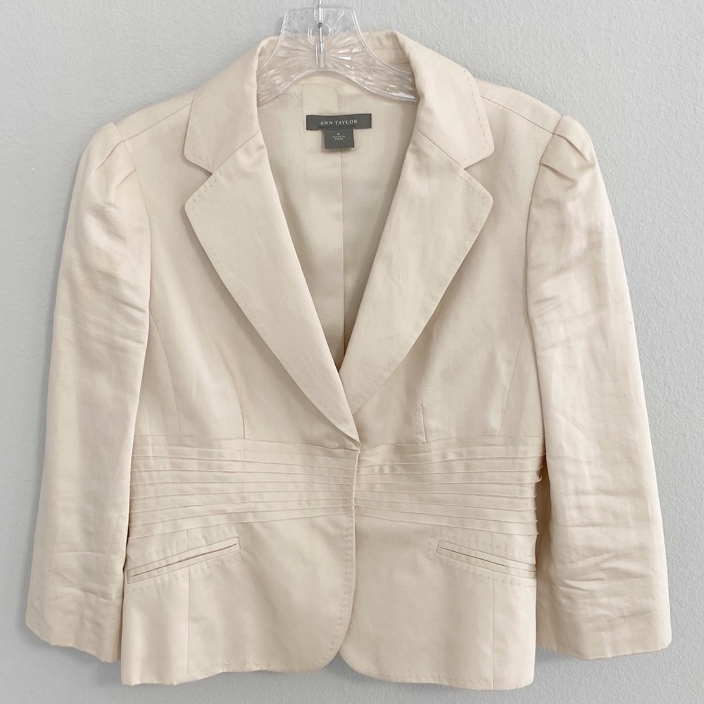 Ann Taylor Cream Linen Blend Blazer, Size 4